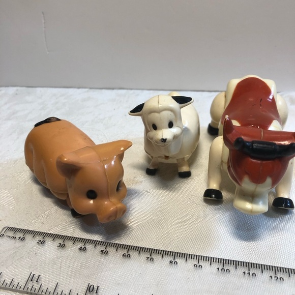 Lot of Vintage Fisher-Price Farm Animals Pigs, Cow, Hens & Sheep - Picture 4 of 9
